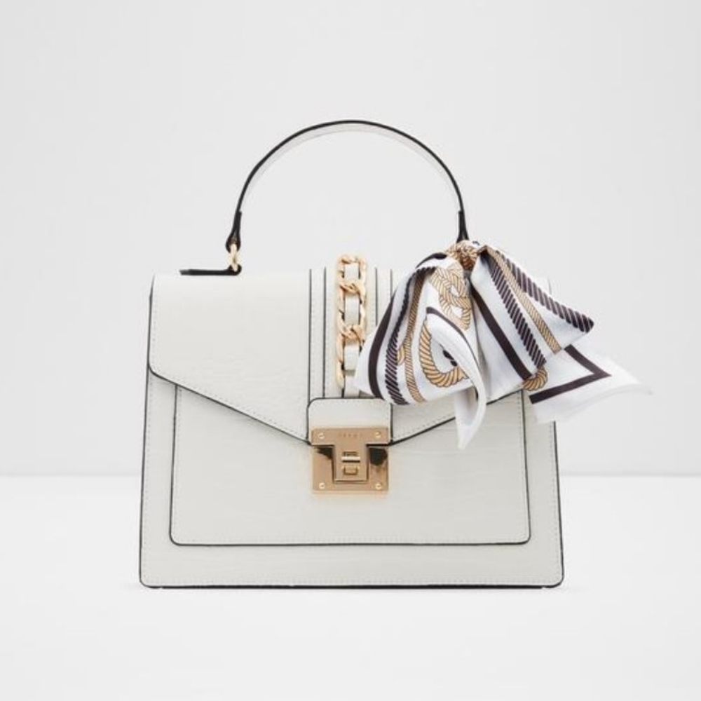 Aldo. Glendaa. Off-White & Gold